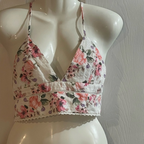 Zara Floral Pink and Green V-Neck Crop Top - Picture 3 of 6